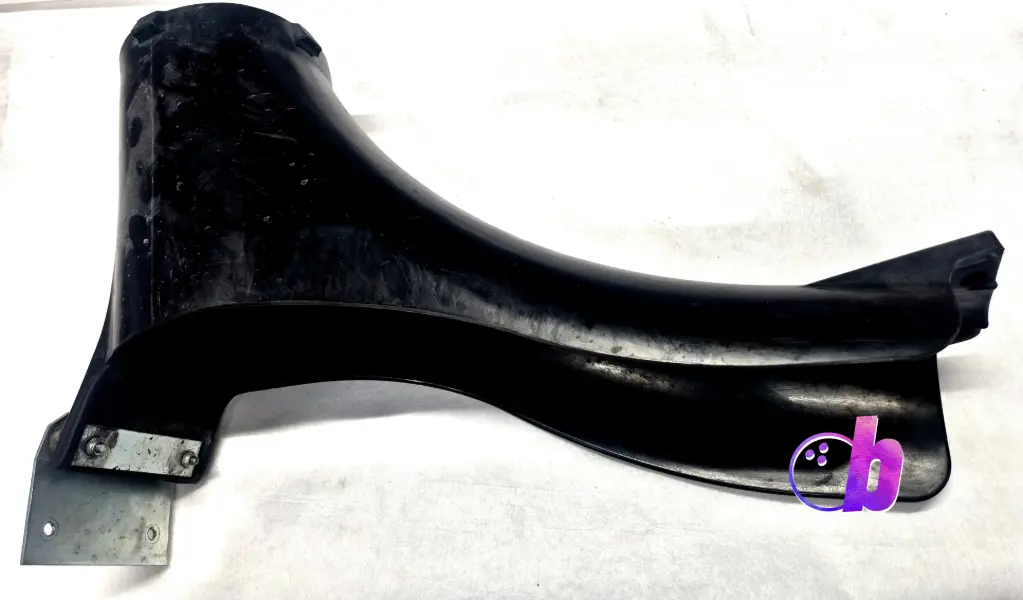 Plastic Overflow Chute assembly RH (w.o. sock)