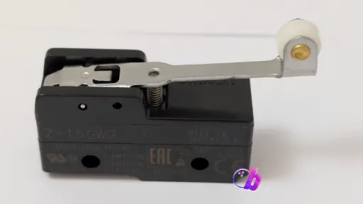 [776-8548] Omron snap action roller lever limit switch 250V dc