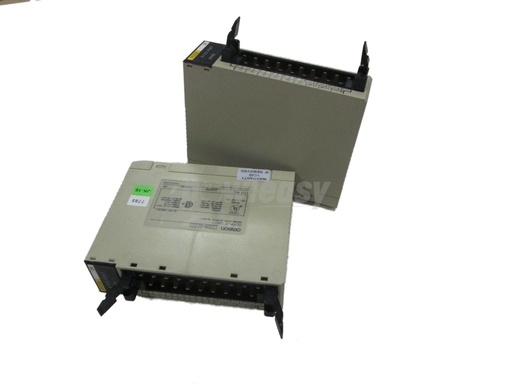 [153-1815U] Omron Output Module OC222 USED